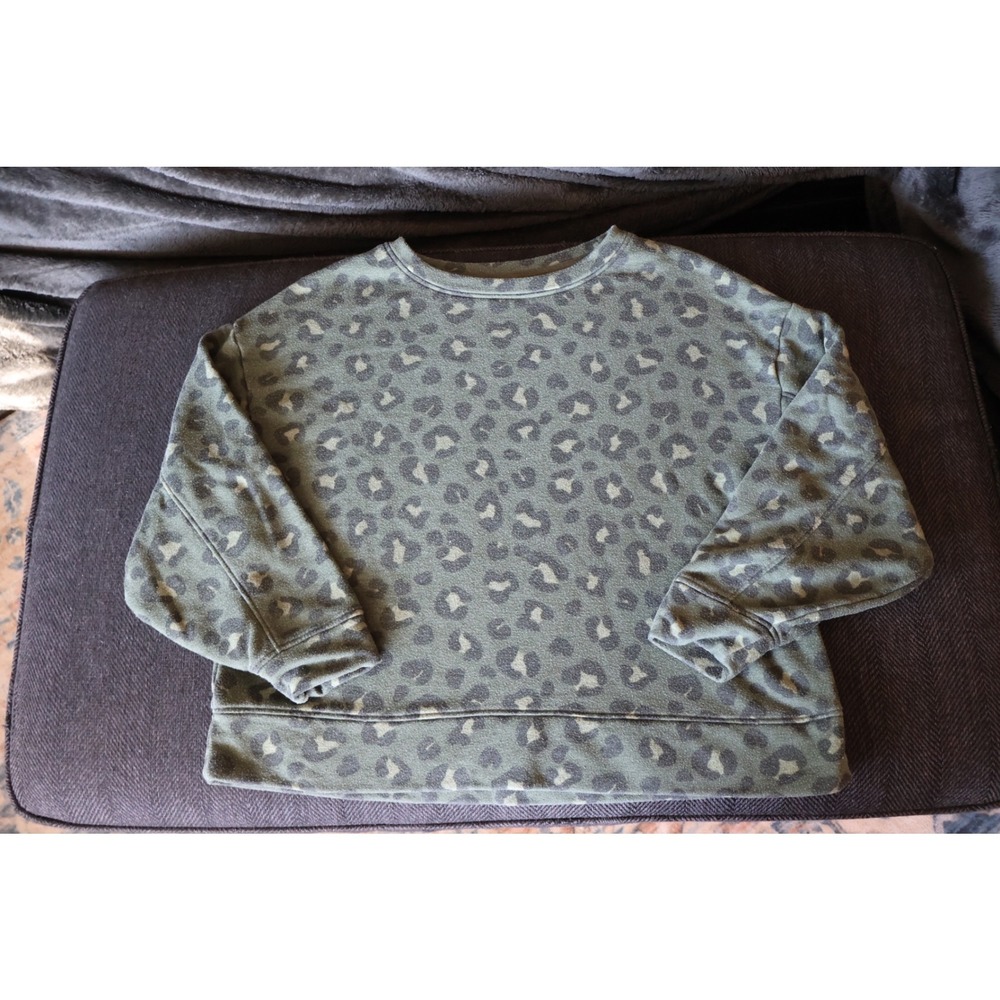 Secret Treasures Womens Olive Green Leopard Print Sweatshirt Size M 8-10